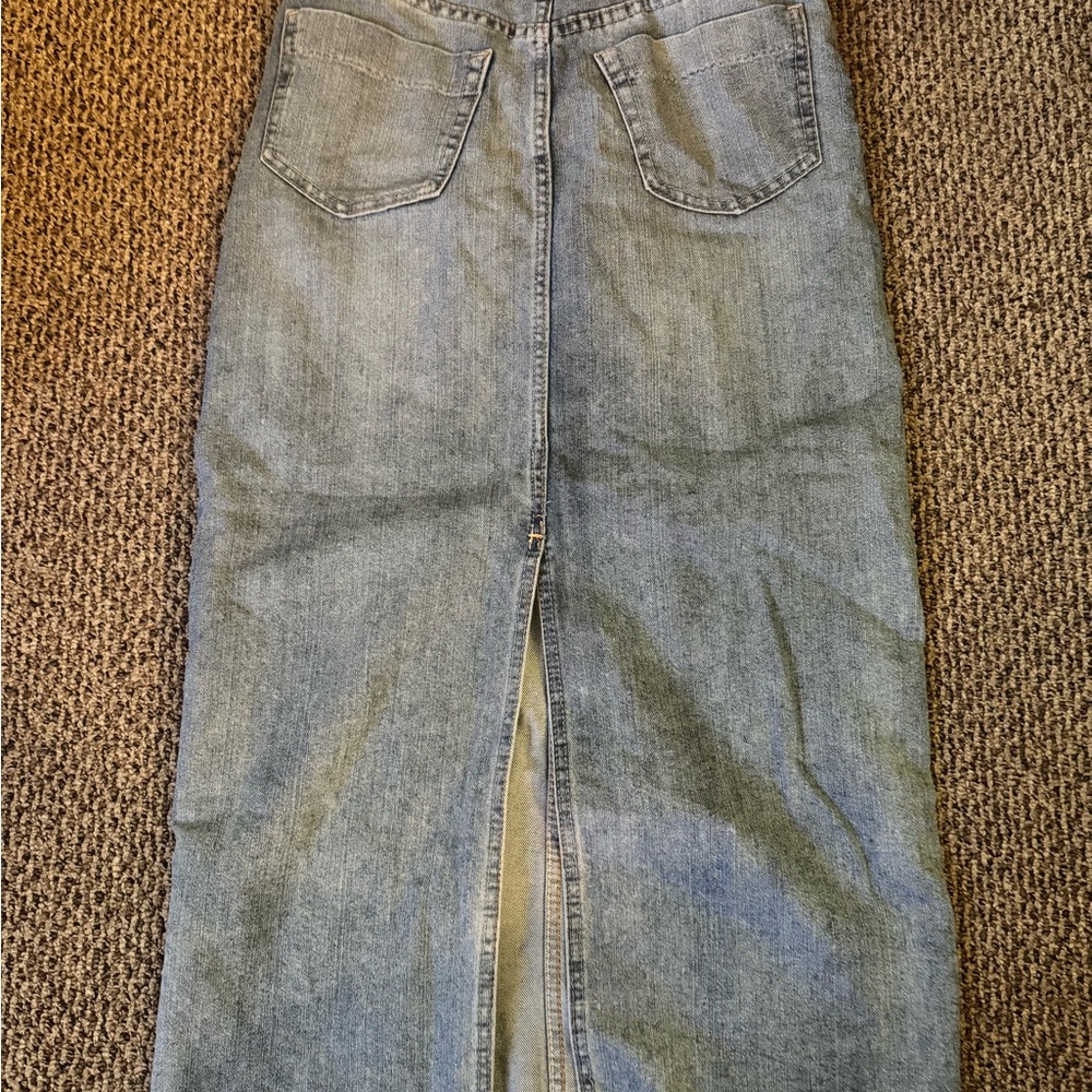 H&M Divided Women’s Denim Straight-Leg Jeans with Vintage Wash